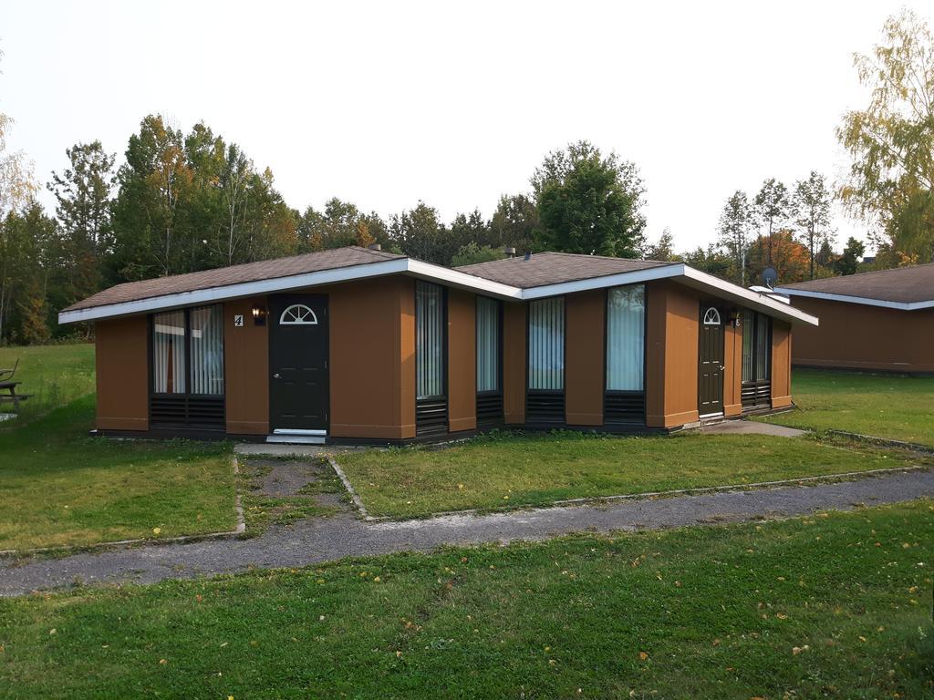Chalets Du Lac Matapedia Val-Brillant Екстер'єр фото